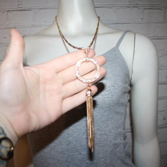 Beautiful gold chain necklace with cognac rhinestones and tassel 32-34" - Picture 3 of 4